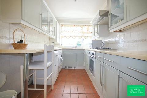 2 bedroom flat for sale, Pamela Court, Moss Hall Grove, London, N12