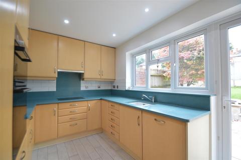82 Caterham Drive, Coulsdon, CR5 1JH