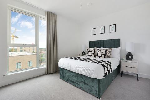 1 bedroom flat to rent, at Lampton Parkside, Flat 40, Reade Court, 44, Clovelly Road TW3