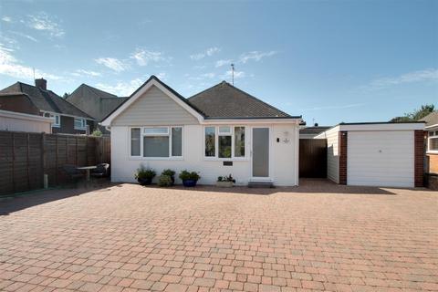 3 Ashwood Close, Worthing, BN11 2AF