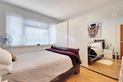 3 Ashwood Close, Worthing, BN11 2AF