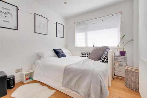 3 Ashwood Close, Worthing, BN11 2AF