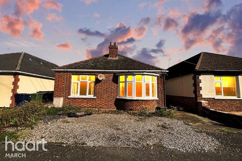 2 bedroom detached bungalow for sale, Highfield Road, March