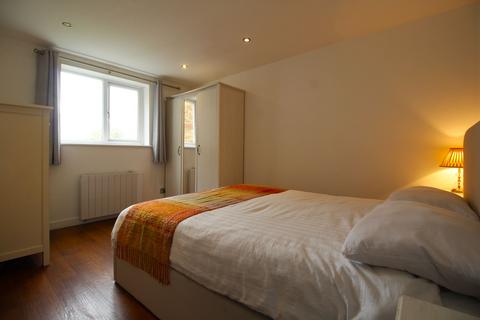 16 Leston Close, Rainham, RM13 9NF