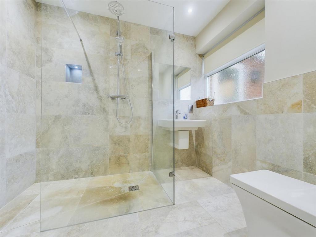 Bedroom One En-suite
