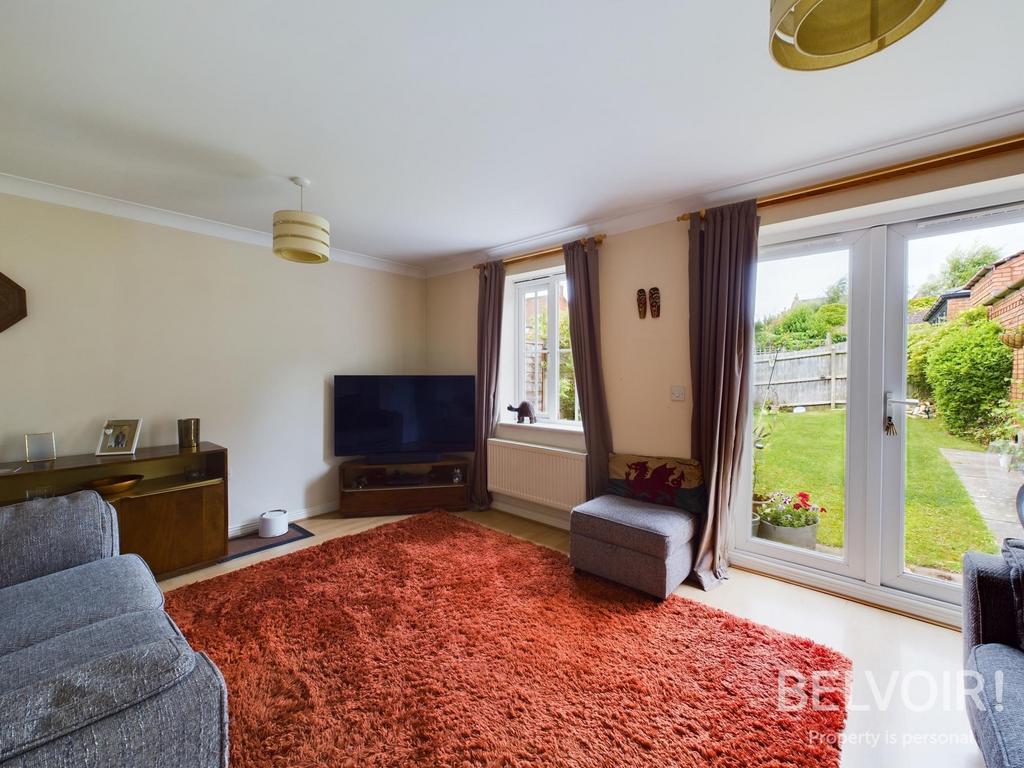 Navigation Loop, Stone, ST15 4 bed townhouse to rent £1,350 pcm (£312 pw)