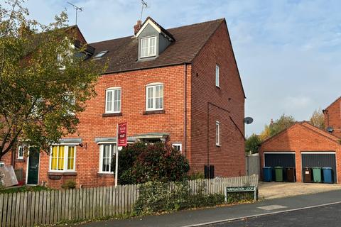 4 bedroom townhouse to rent, Navigation Loop, Stone, ST15
