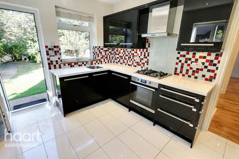13 Wedmore Avenue, Ilford, IG5 0XF