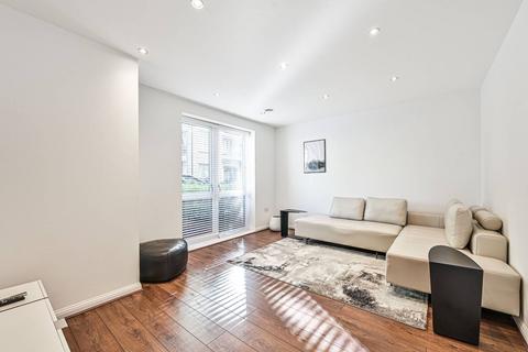 3 bedroom flat to rent, Charmille Avenue, Mill Hill, London, NW9