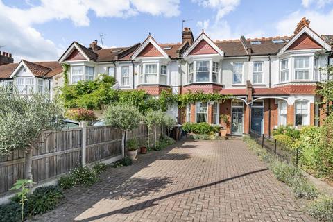 190 Queens Road, London, SW19 8LY