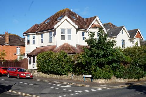 2 bedroom flat to rent, Pembroke Road, Bournemouth BH4