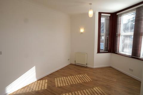 2 bedroom flat to rent, Pembroke Road, Bournemouth BH4