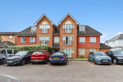 2 bedroom flat for sale, Turner Close, London