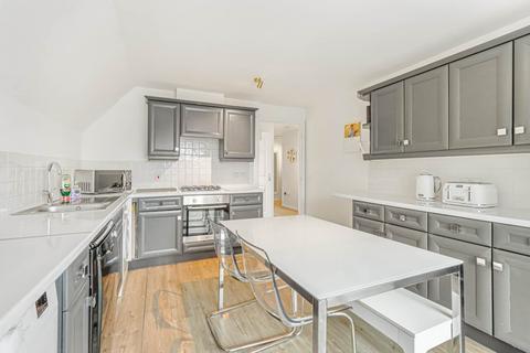 2 bedroom flat for sale, Turner Close, London