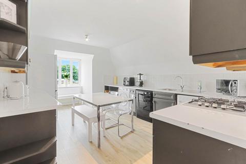 2 bedroom flat for sale, Turner Close, London