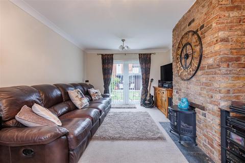 3 bedroom semi-detached house for sale, Beamish Close, North Weald