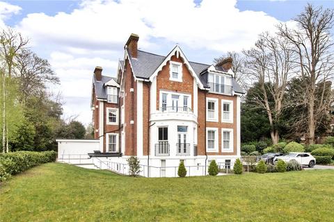 3 bedroom apartment to rent, Calverley Park Gardens, Tunbridge Wells, Kent, TN1