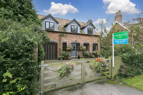 4 bedroom detached house for sale, Main Street, Beswick, Driffield