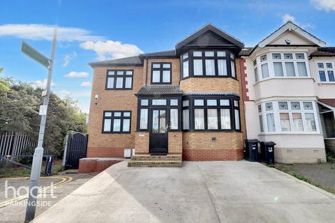 5 bedroom end of terrace house for sale, Virginia Gardens, Barkingside