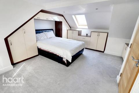 5 bedroom end of terrace house for sale, Virginia Gardens, Barkingside