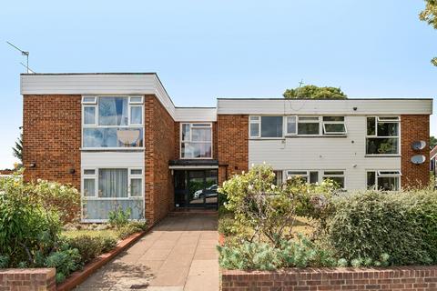 1 bedroom flat for sale, Kilmiston House, Manygate Lane, Shepperton, TW17