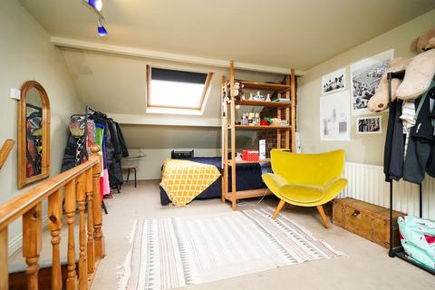14 Brookfield Road, Sheffield, S7 1DW