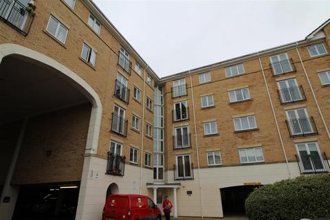 2 bedroom apartment to rent, The Dell, Southampton