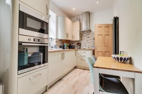 2 bedroom terraced house for sale, Woodbine Terrace, Horsforth, Leeds, West Yorkshire, LS18