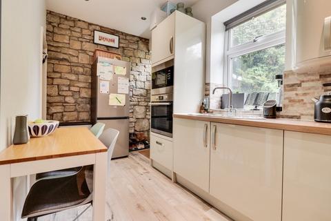 2 bedroom terraced house for sale, Woodbine Terrace, Horsforth, Leeds, West Yorkshire, LS18