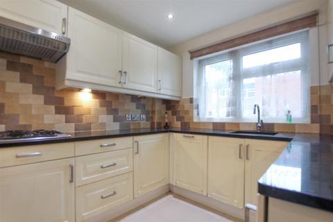 2 bedroom end of terrace house to rent, Stanmore HA7