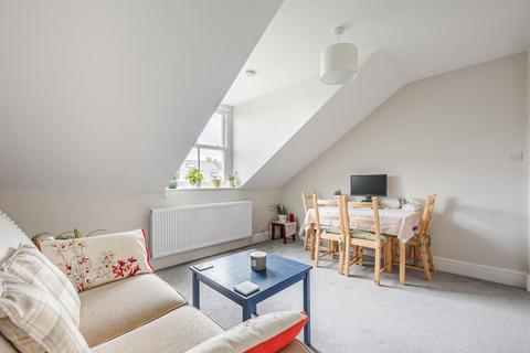 1 bedroom flat to rent, Terrapin Road, London SW17