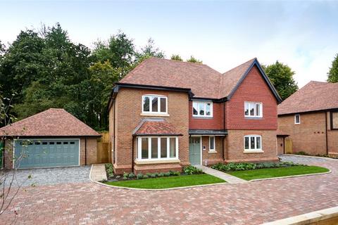 4 bedroom detached house for sale, Roseacre, Surrey SM7