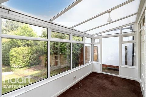 3 bedroom semi-detached house to rent, West Dartford, DA1