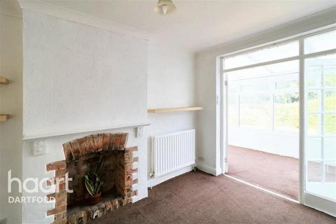 3 bedroom semi-detached house to rent, West Dartford, DA1