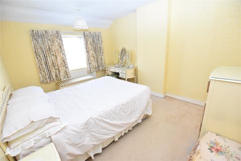 22 Fieldhead Drive, Guiseley, Leeds, LS20 8DZ