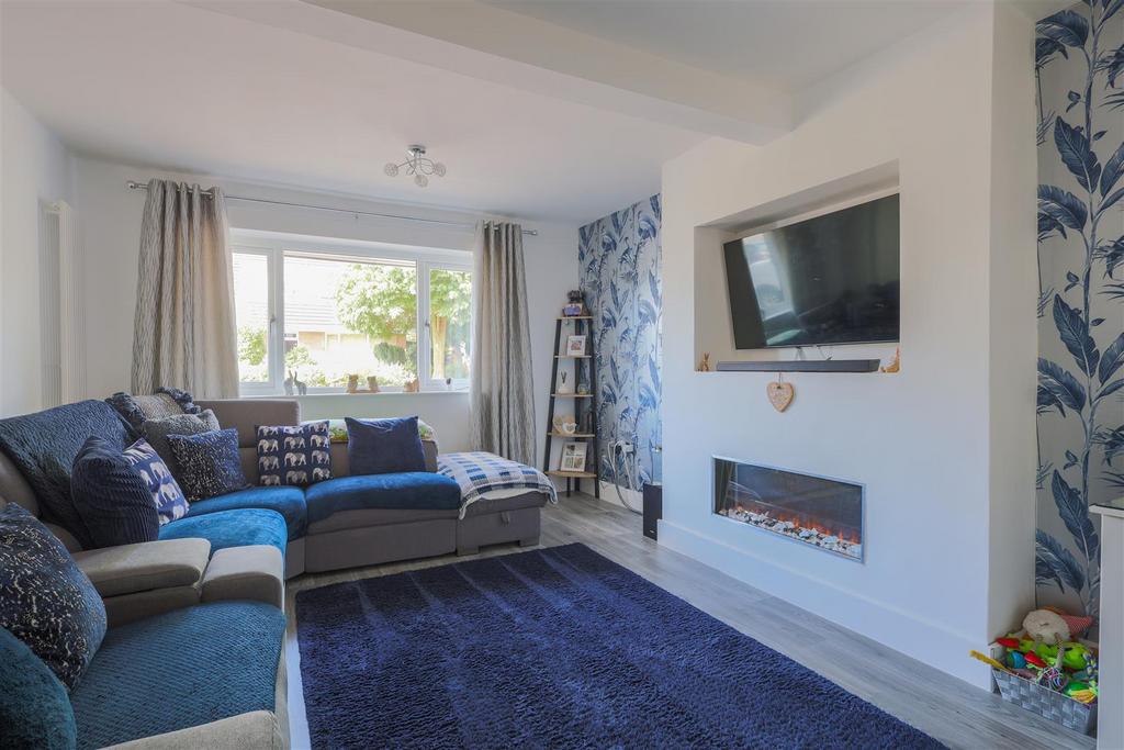 Ness Grove, Cheadle 3 bed detached house for sale £255,000