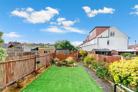 3 bedroom terraced house for sale, Tennyson Avenue, Motspur Park KT3