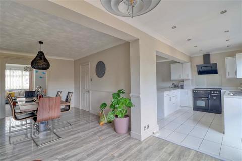 44 Douglas Road, Clacton-on-sea, CO15 3JT