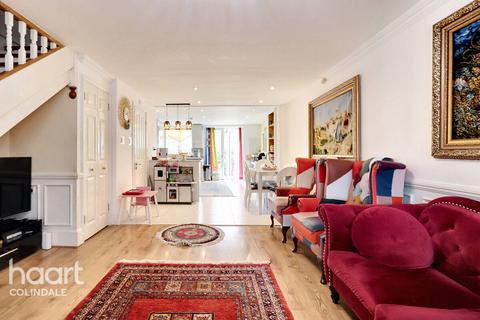 3 bedroom end of terrace house for sale, Colin Gardens, NW9