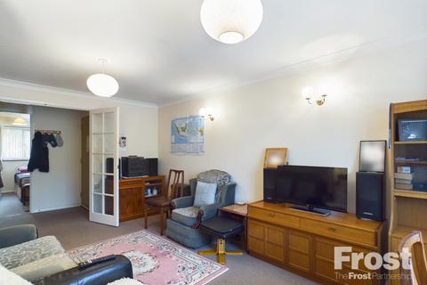 2 bedroom apartment for sale, Berryscroft Road, Staines-upon-Thames, Surrey, TW18