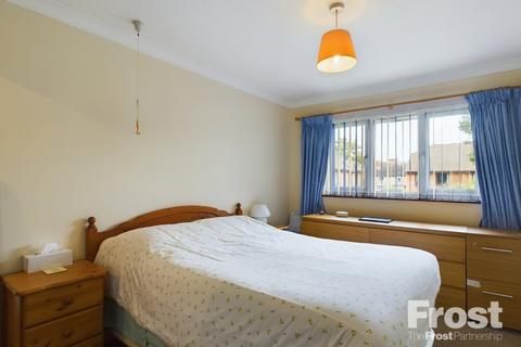 2 bedroom apartment for sale, Berryscroft Road, Staines-upon-Thames, Surrey, TW18
