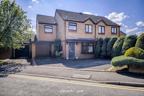 3 bedroom semi-detached house for sale, Norbury Grove, Solihull, B92 8TT