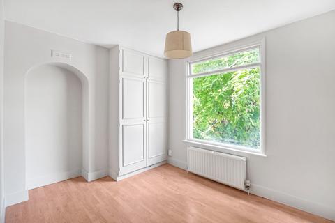 1 bedroom flat for sale, Southampton Way, London, SE5