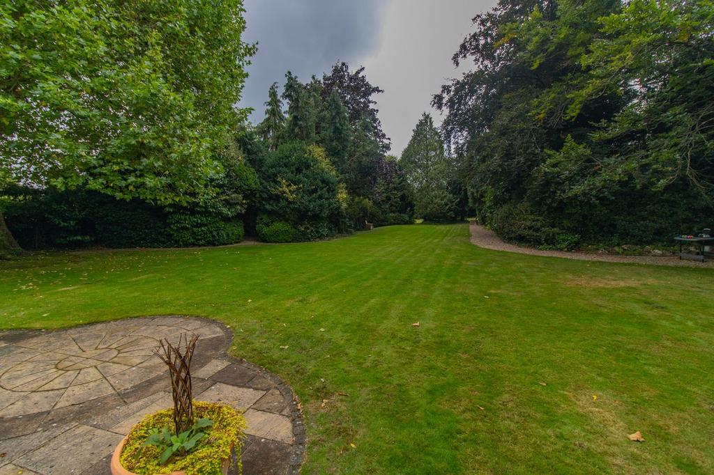 Elms Road, Leicester, LE2 5 bed detached house for sale £1,700,000