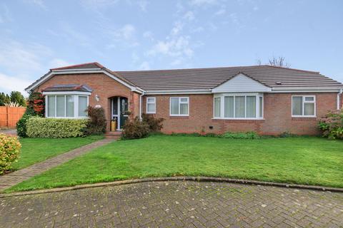 3 bedroom detached bungalow for sale, Elgar Drive, Worcester WR5