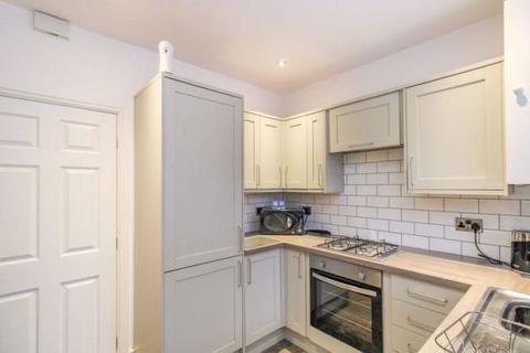 1 bedroom townhouse to rent, Well Street, Leek, Staffordshire