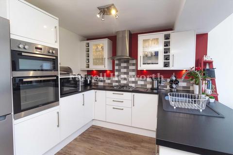 2 Chew Gardens, Poulton-le-fylde, FY6 7FW