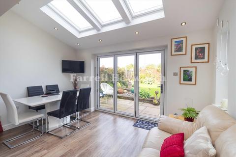 2 Chew Gardens, Poulton-le-fylde, FY6 7FW