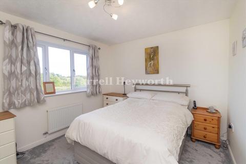 2 Chew Gardens, Poulton-le-fylde, FY6 7FW