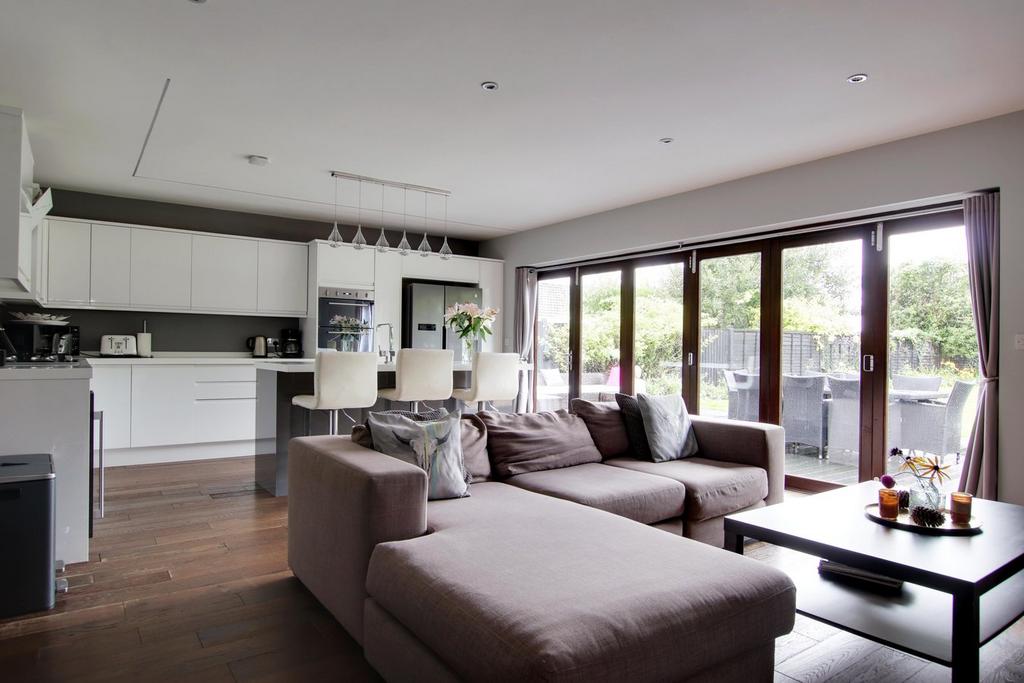 Middle Road, Tiptoe, Lymington, SO41 4 bed detached house for sale £